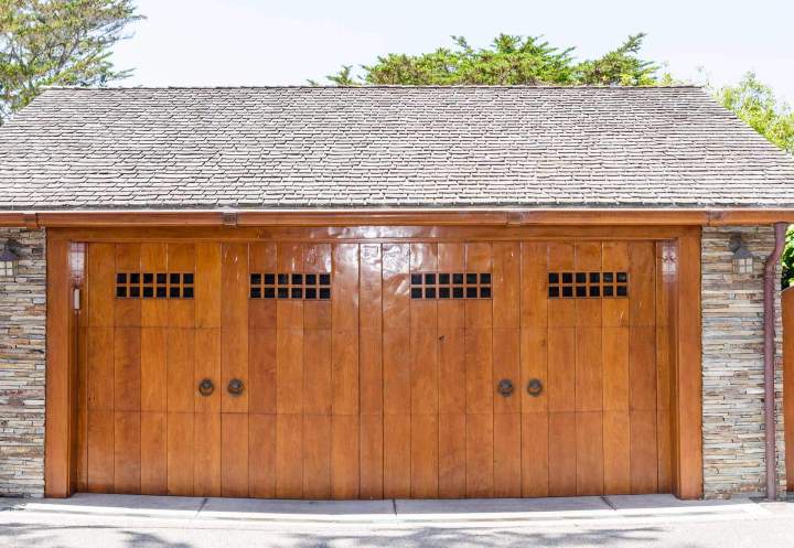 Porte de garage en bois Giromagny